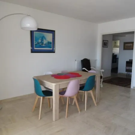 Hyères, 3 Pièces, 4 Personnes - Fr-1-335-135