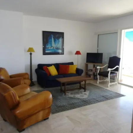 Hyères, 3 Pièces, 4 Personnes - Fr-1-335-135 * Hyères